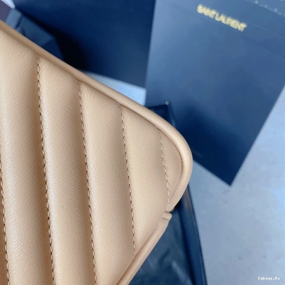 MEDIUM COLLEGE YSL 0821